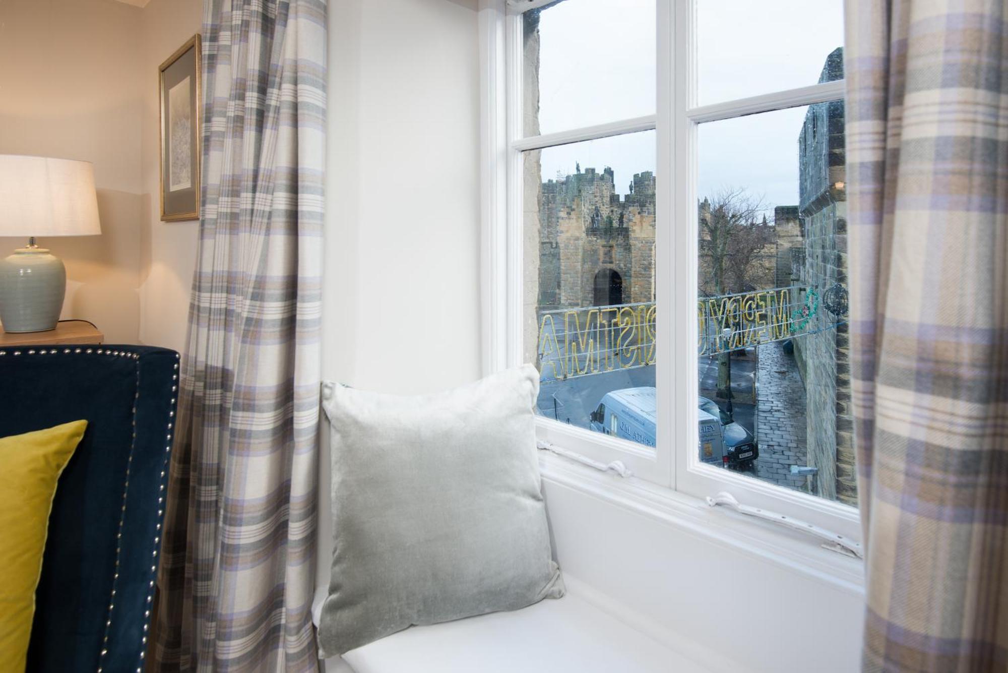 Castle Retreat - Luxury Apartment Opposite Alnwick Castle Esterno foto