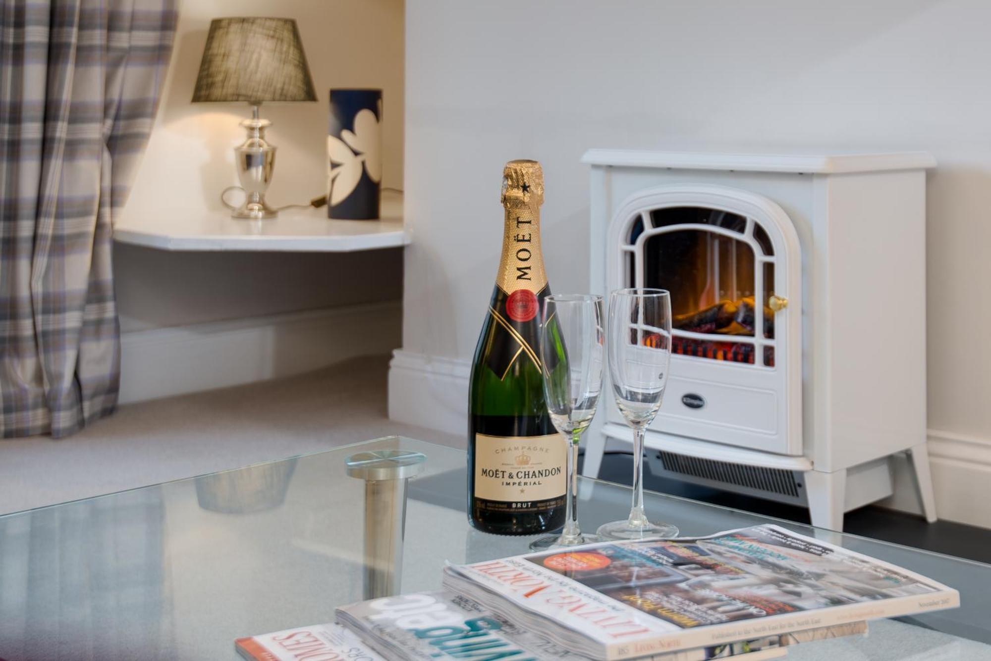 Castle Retreat - Luxury Apartment Opposite Alnwick Castle Esterno foto